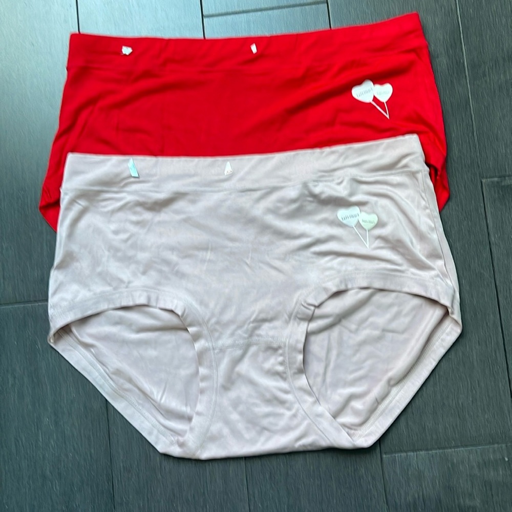 {FREE} NWT 2 set boy short panties.